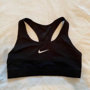 NIKE Black Sports Bra Size Medium